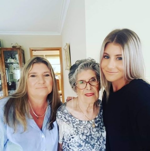 Meet your Posher, Geri - Picture 1 of 1